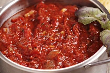 Tomato pasta sauce (made with passata)